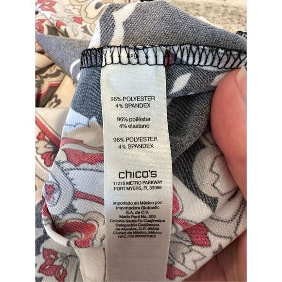 Chico’s Paisley Charm Peek-a-boo Top Size 0 Small - Picture 6 of 6